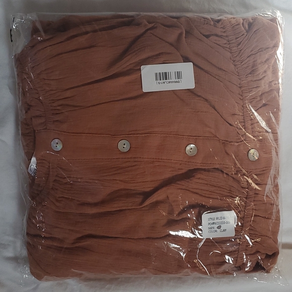 New! Off the shoulder button detail clay midi dress - Picture 7 of 10